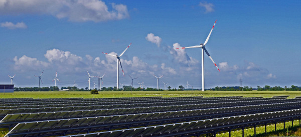 Bild zu Wind- und Solarenergie: Neue Verordnung erleichtert Grundbucheinsicht