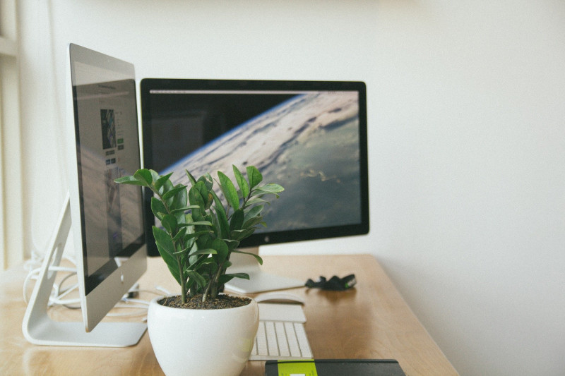 Bild zu Social DIstancing im Homeoffice – Corona vs. DSGVO