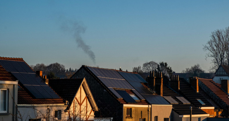 Bild zu Photovoltaik – Denkmalschutz steht Solar auf Dach regelmäßig nicht entgegen