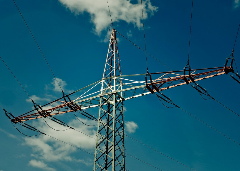 Bild zu Koalitionsvertag steht – CDU, SPD und Grüne und ihre Vision der Windkraft in Sachsen bis 2024